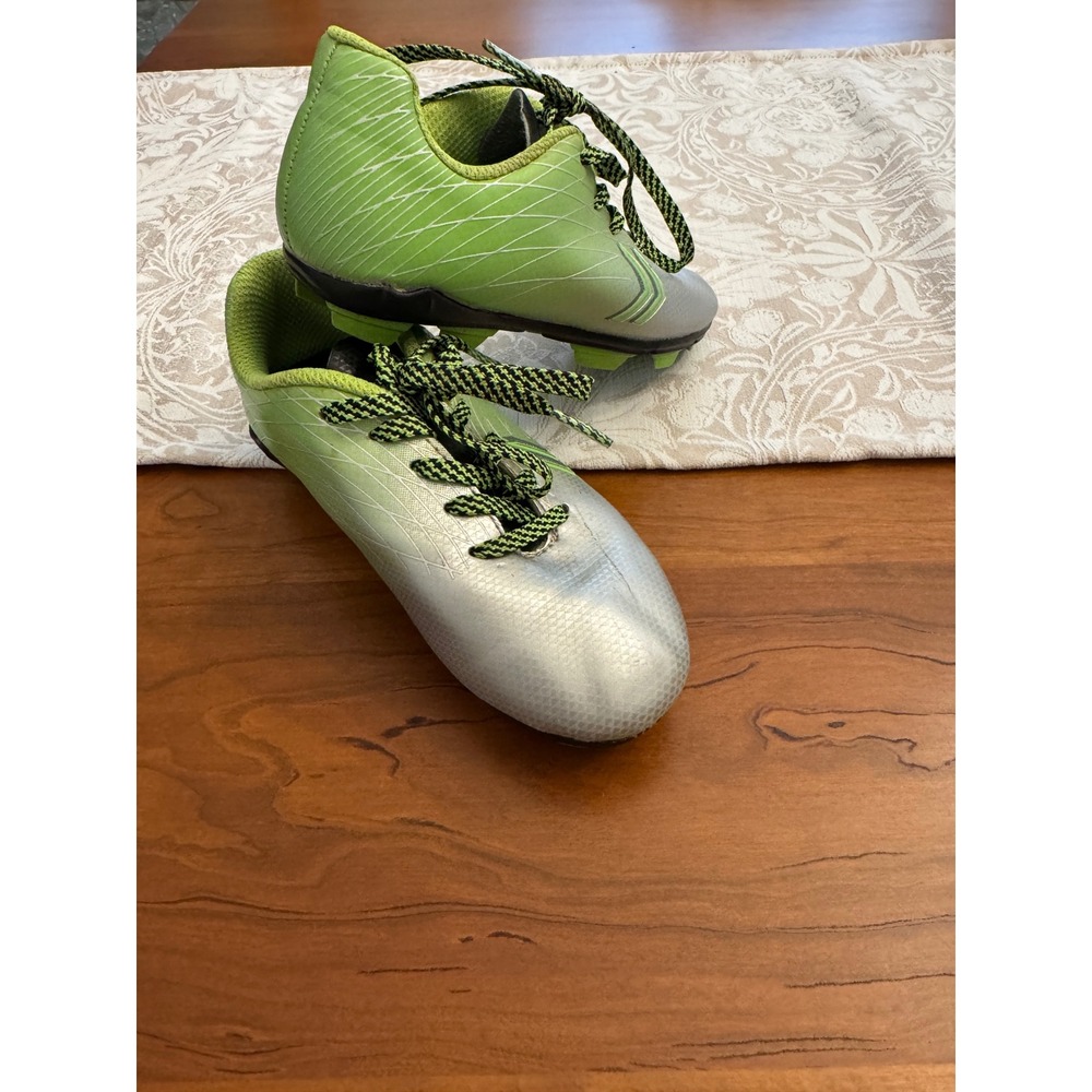 DSG Youth Ocala Soccer Cleats Green Silver DSGYP18-GRN Kids Size 11K